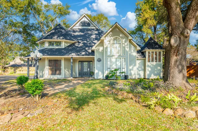 $299,900 | 20015 Bunker Bend Court, Humble, TX 77346