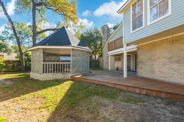 $299,900 | 20015 Bunker Bend Court, Humble, TX 77346