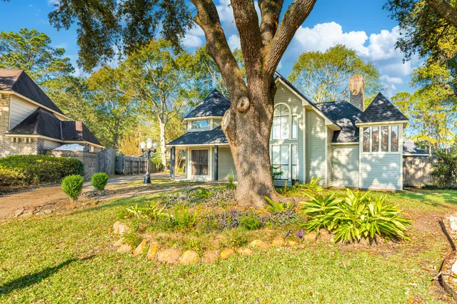 $299,900 | 20015 Bunker Bend Court, Humble, TX 77346