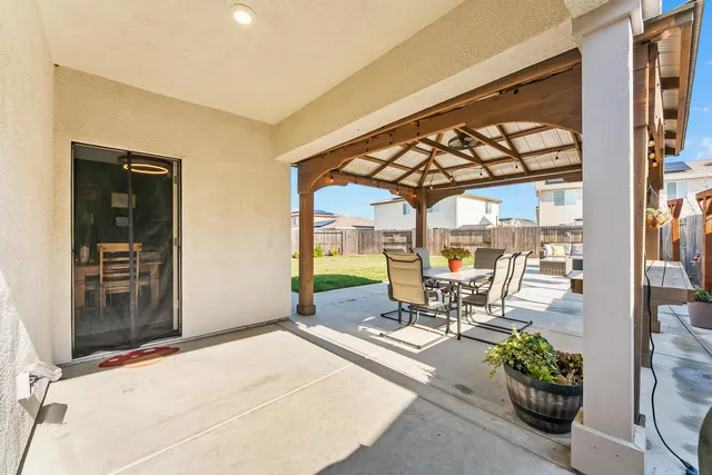 $499,999 | 781 Chalice Creek Drive, Plumas Lake, CA 95961