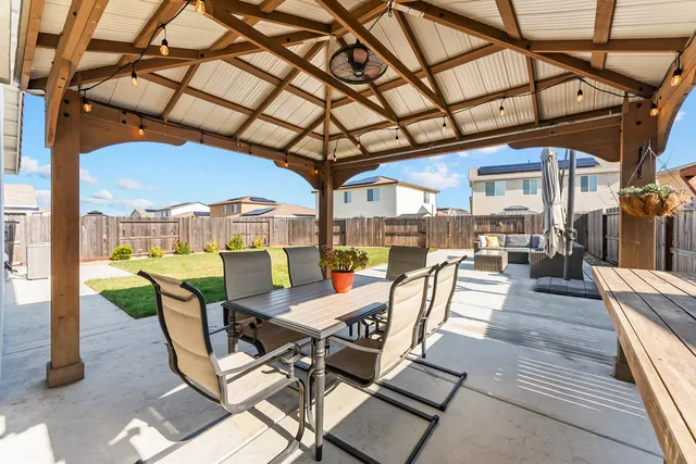 $499,999 | 781 Chalice Creek Drive, Plumas Lake, CA 95961