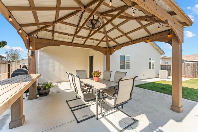 $499,999 | 781 Chalice Creek Drive, Plumas Lake, CA 95961