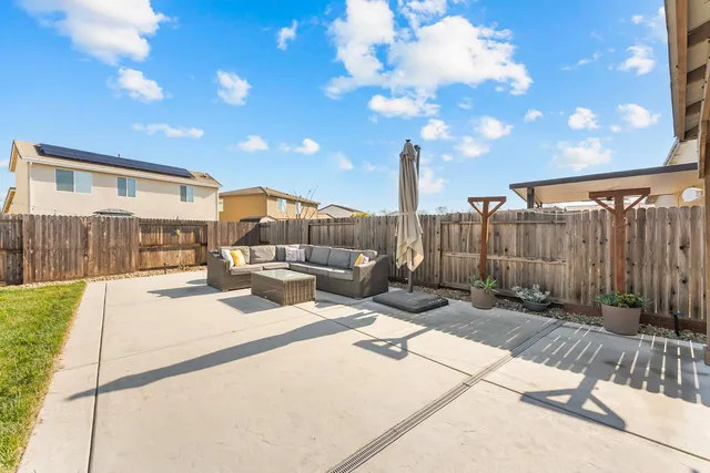 $499,999 | 781 Chalice Creek Drive, Plumas Lake, CA 95961