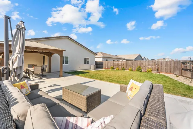 $499,999 | 781 Chalice Creek Drive, Plumas Lake, CA 95961