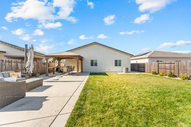 $499,999 | 781 Chalice Creek Drive, Plumas Lake, CA 95961