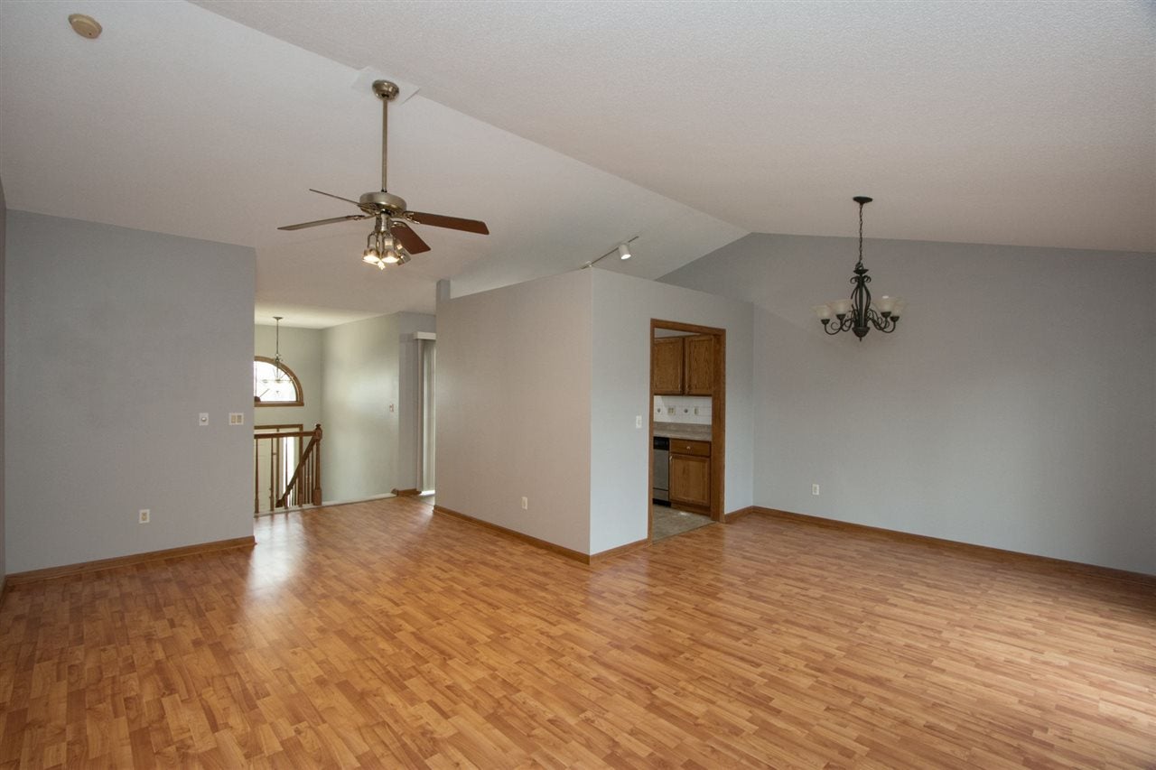 1327 Coll Drive Iowa City, IA 52246 - Photo 5 of 23 Gallery Image 5