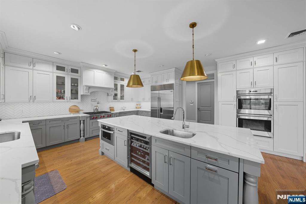 146 Stuart Street Paramus, NJ 07652 - Photo 9 of 45