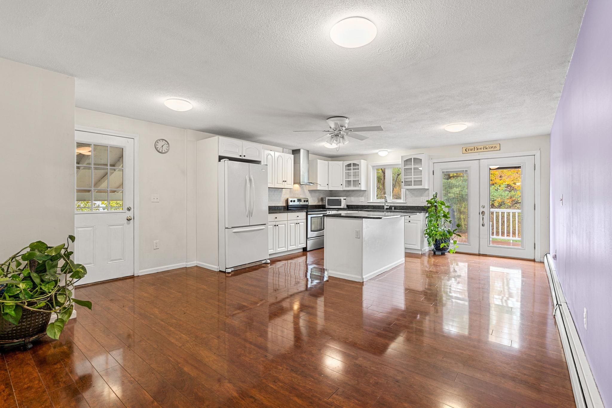 534 Bodwell Road Manchester, NH 03109 - Photo 25 of 37