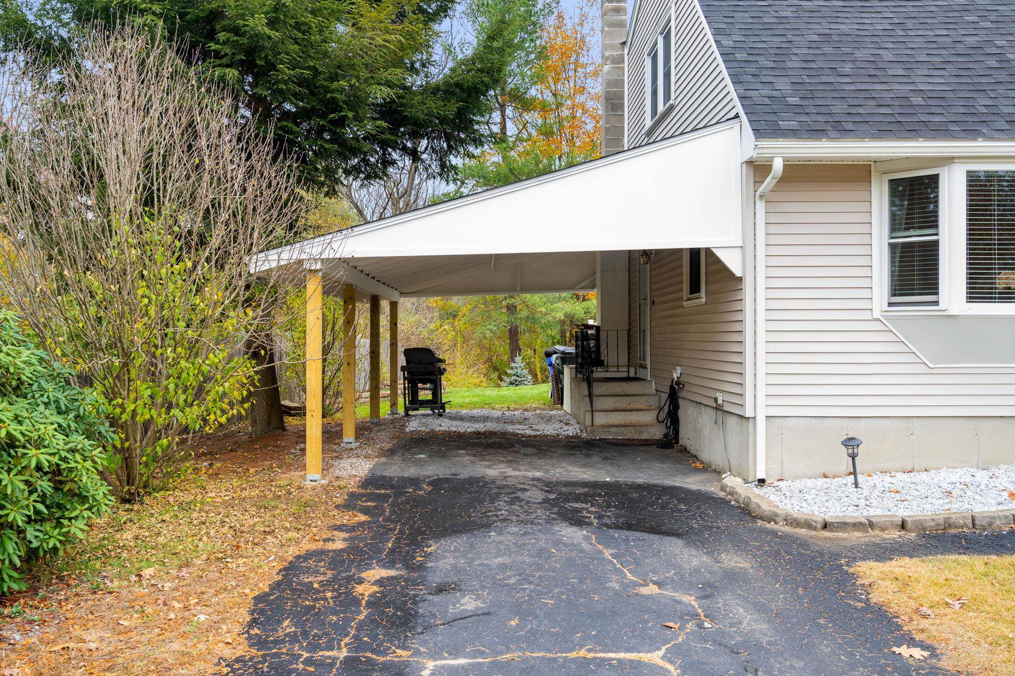 534 Bodwell Road Manchester, NH 03109 - Photo 29 of 37