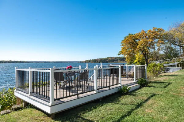 $845,000 | N39W27485 Hillside Grove Road, Pewaukee, WI 53072