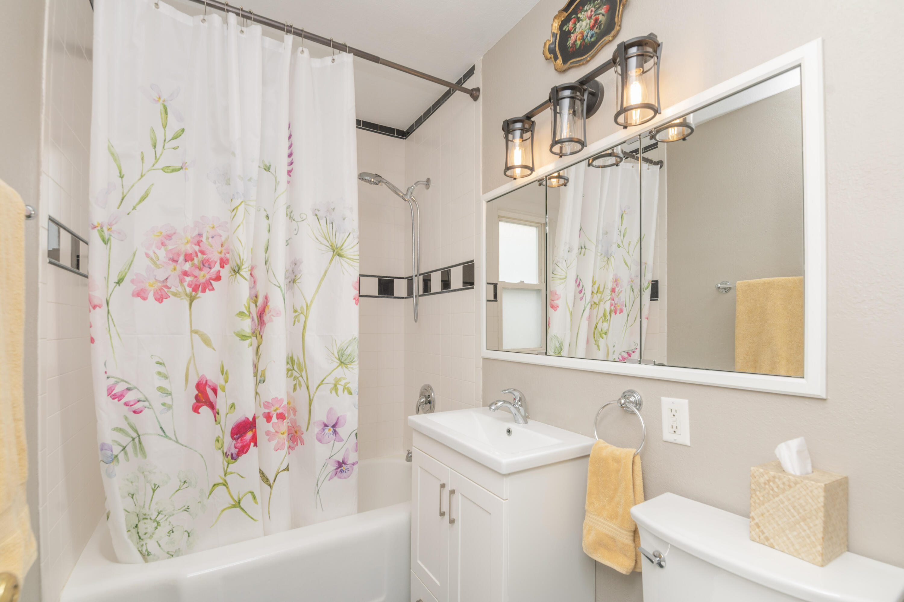 N39W27485 Hillside Grove Road Pewaukee, WI 53072 - Photo 17 of 35 HillsideInterior-13