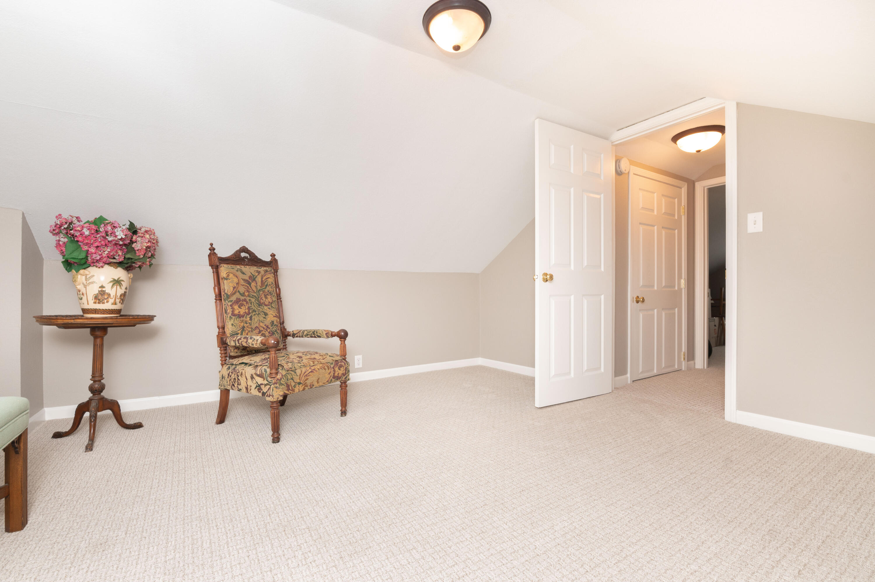 N39W27485 Hillside Grove Road Pewaukee, WI 53072 - Photo 25 of 35 HillsideInterior-15