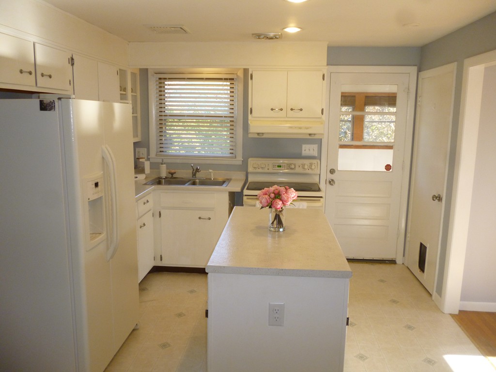14 Alexander Road Worcester, MA 01606 - Photo 6 of 20 Gallery Image 6