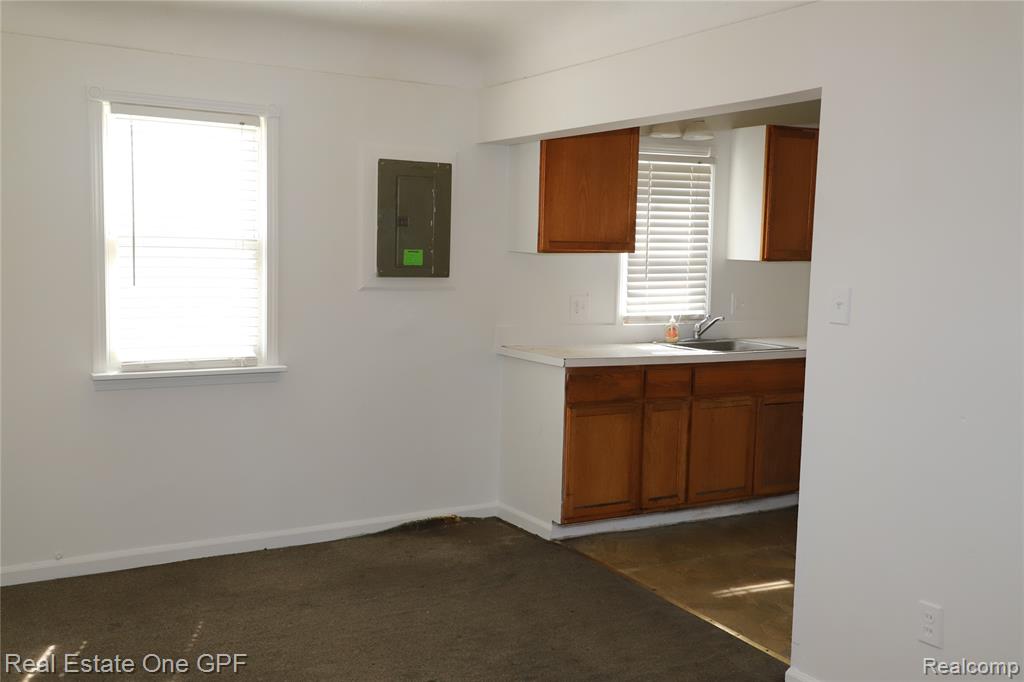 7052 Rivard Avenue Warren, MI 48091 - Photo 7 of 12