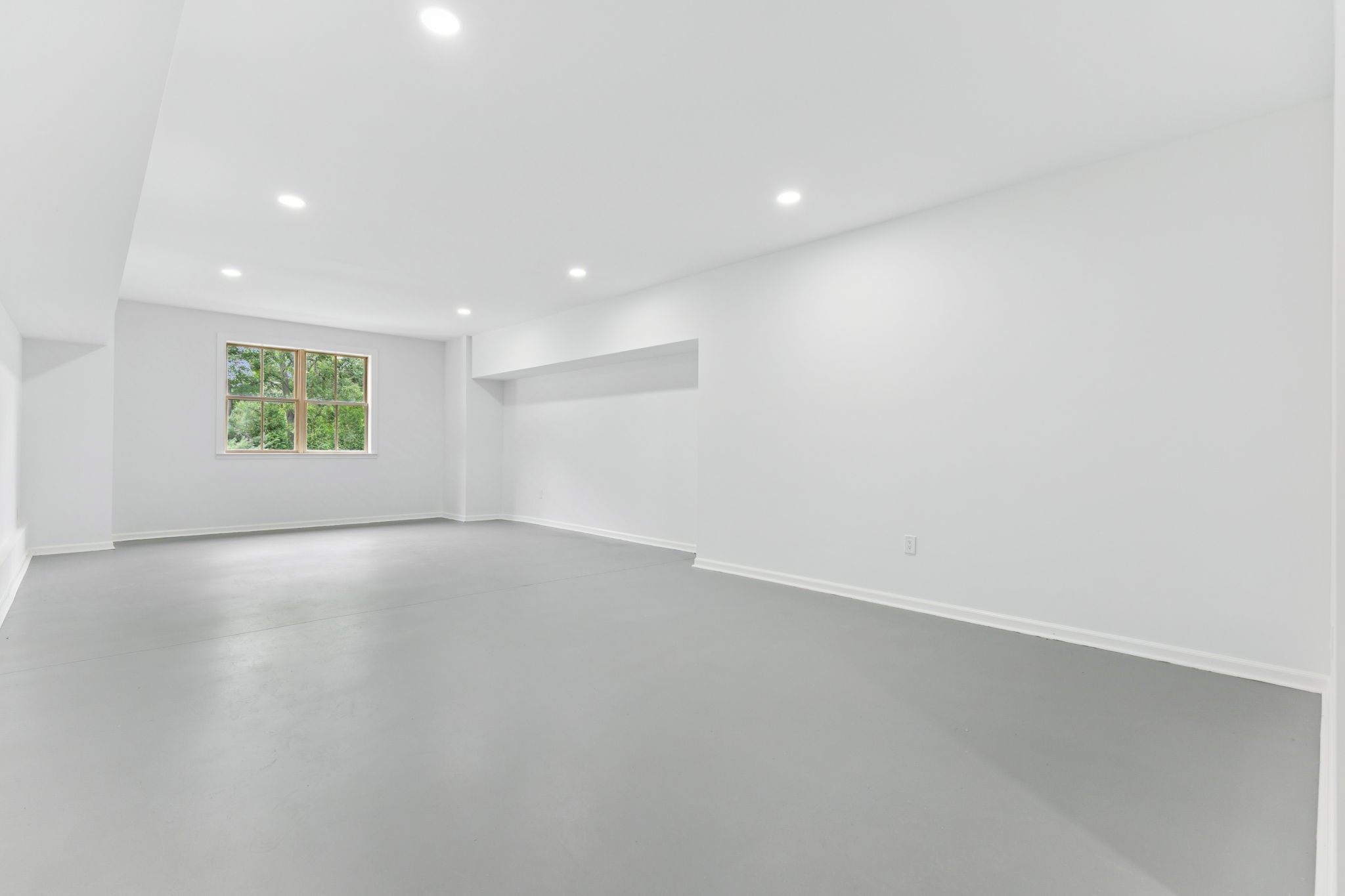 910 Robertson Academy Road Nashville, TN 37220 - Photo 41 of 57 an empty room with a window