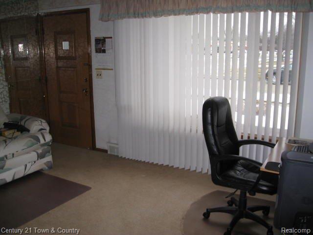 4614 Shell Court Warren, MI 48091 - Photo 6 of 14 6.JPG