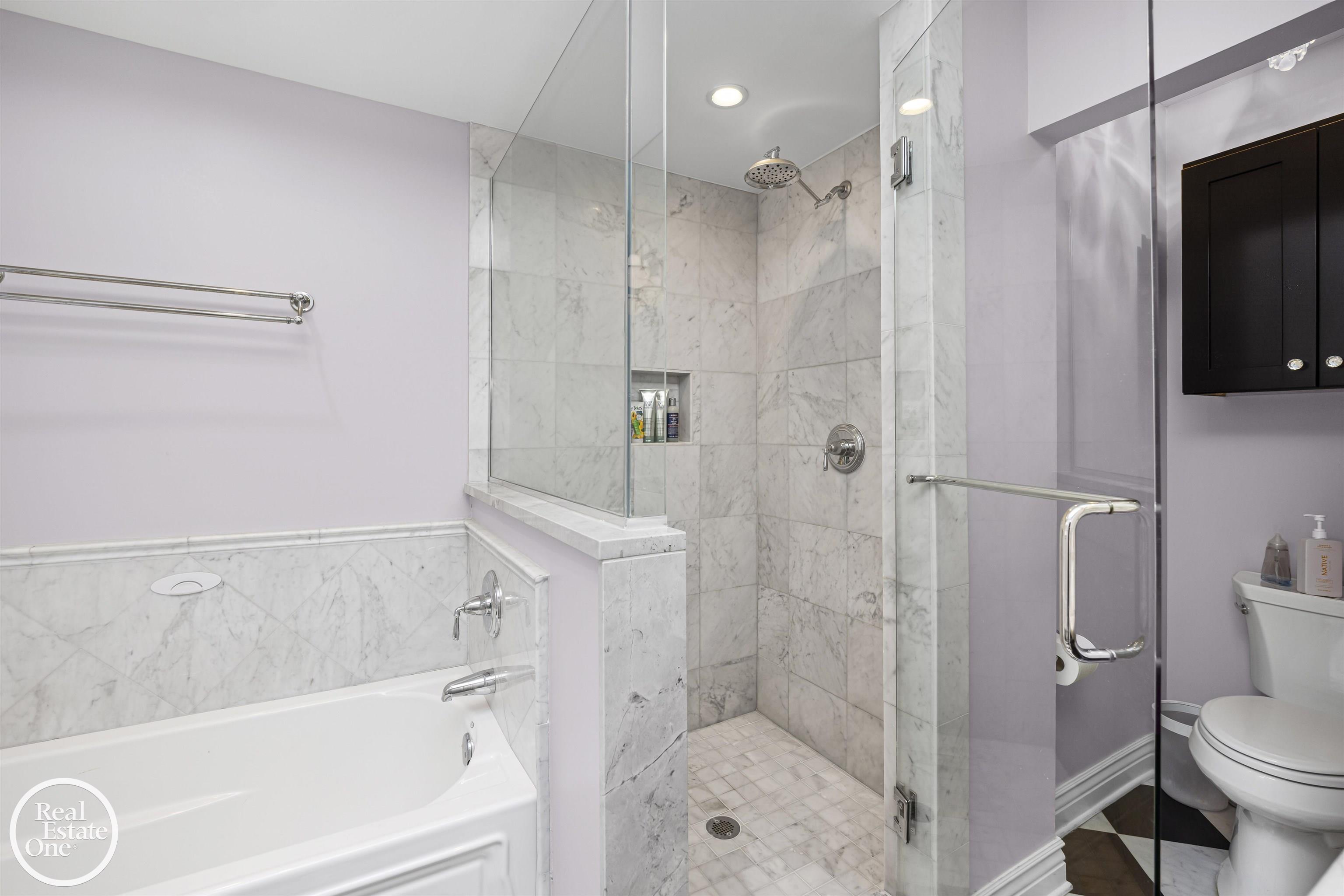 644 Hawthorne Road Grosse Pointe, MI 48236 - Photo 29 of 79 50197100-5ae06659-4921-462f-a294-5157d2779fcc.JPG