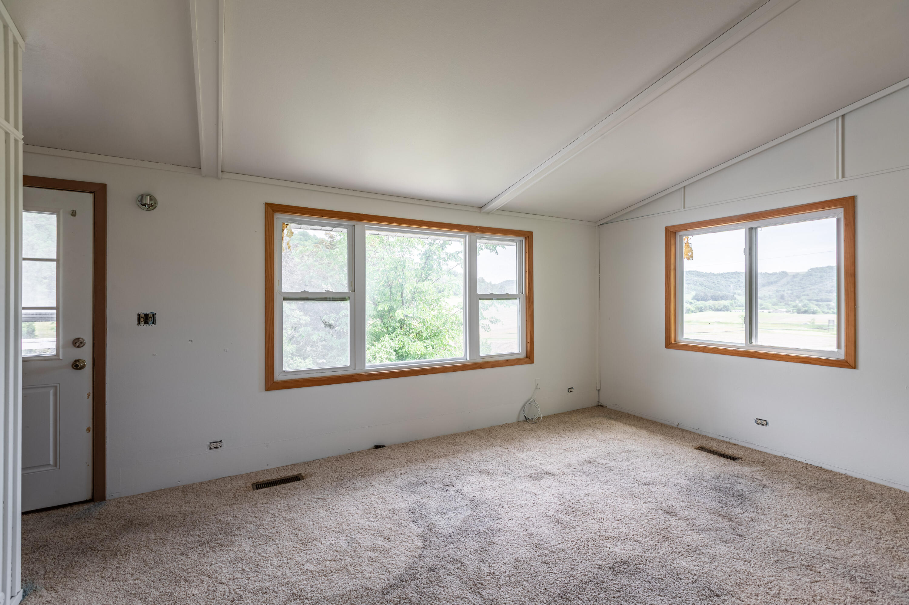 N1303 Leske Road Shelby, WI 54601 - Photo 5 of 28 C24I5488-HDR