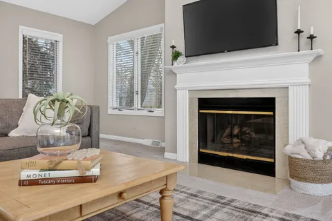 $485,000 | 6766 Valley View Drive, Downers Grove, IL 60516