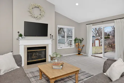 $485,000 | 6766 Valley View Drive, Downers Grove, IL 60516