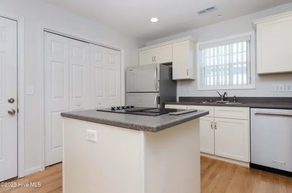 $2,750 | 340 Palmer Way, Wilmington, NC 28412