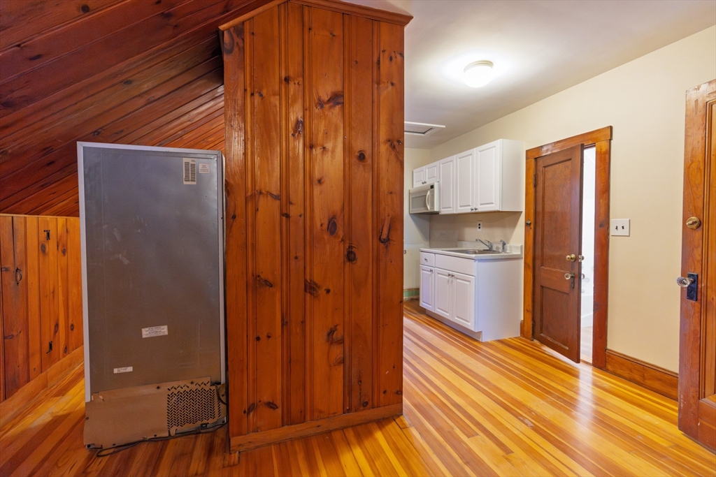 80 Caledonian Avenue Boston, MA 02132 - Photo 18 of 39