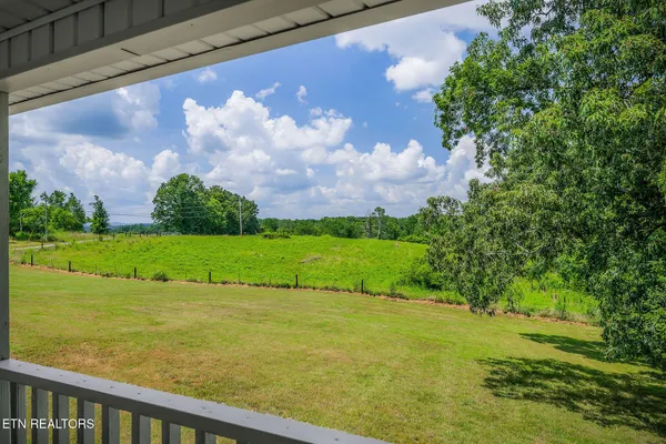 $279,000 | 572 Lakeside Road, Byrdstown, TN 38549