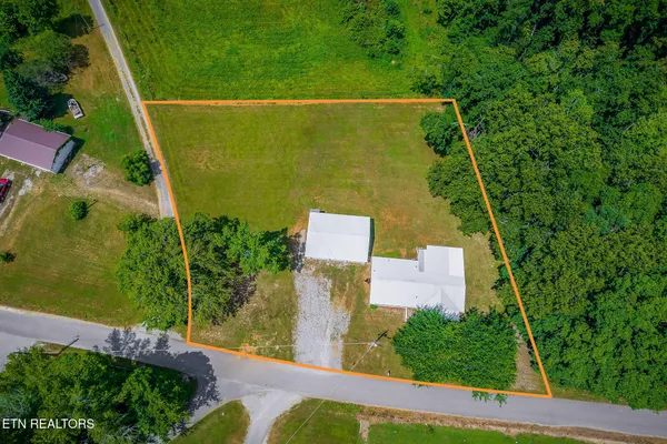 $279,000 | 572 Lakeside Road, Byrdstown, TN 38549