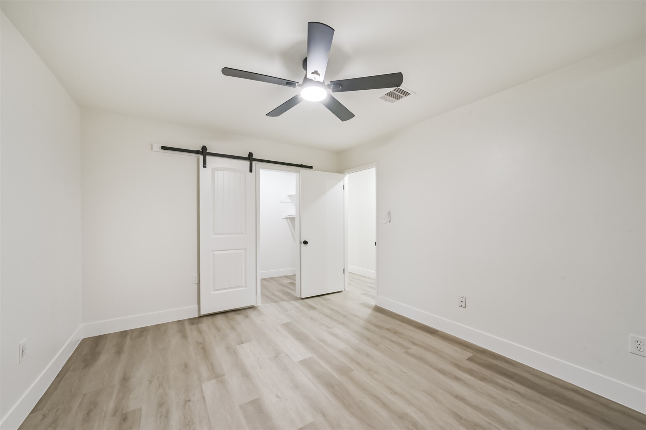 5403 Croix Road Manvel, TX 77578 - Photo 25 of 25 spacious secondary bedroom