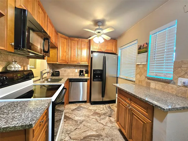 $1,750 | 2141 Northeast 1st Court, Unit 201, Boynton Beach, FL 33435