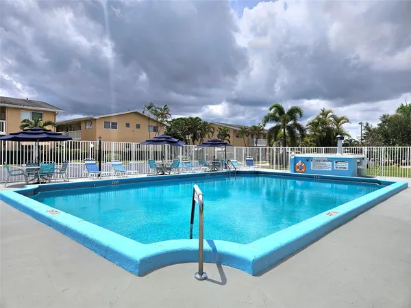 $1,750 | 2141 Northeast 1st Court, Unit 201, Boynton Beach, FL 33435