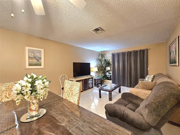 $1,750 | 2141 Northeast 1st Court, Unit 201, Boynton Beach, FL 33435