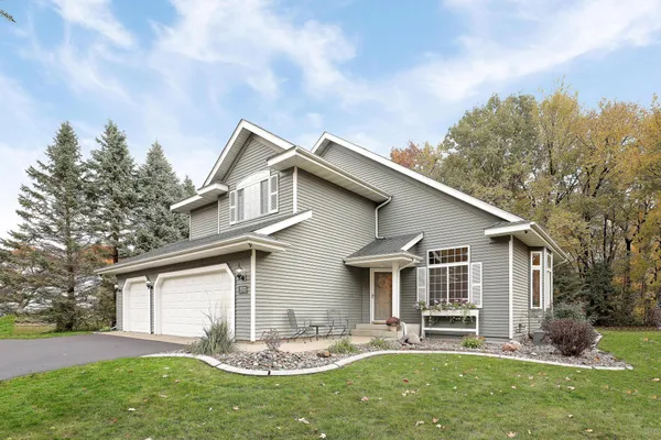 $484,900 | 8301 Narcissus Street, Victoria, MN 55386