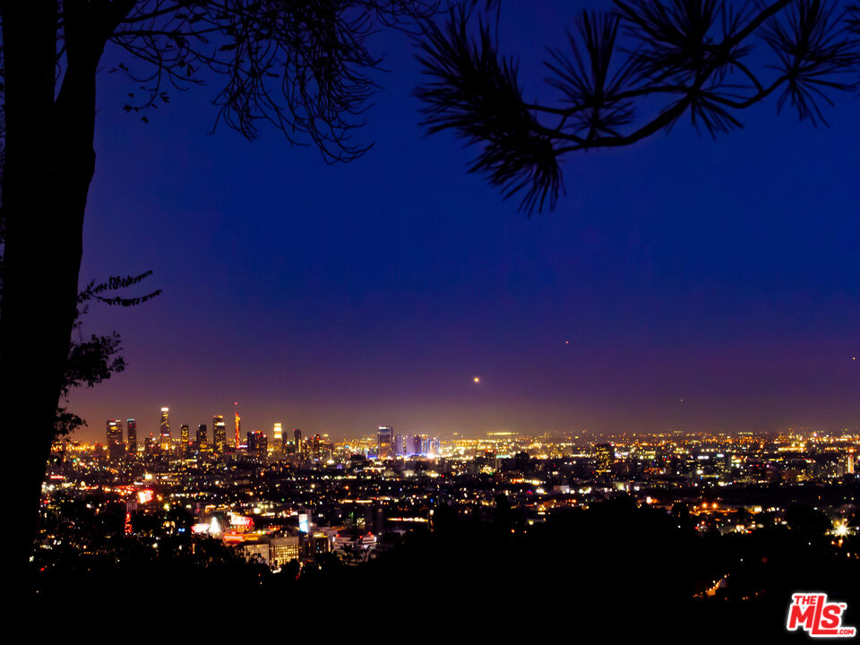 2780 Outpost Drive Los Angeles, CA 90068 - Photo 19 of 20 a view of a city