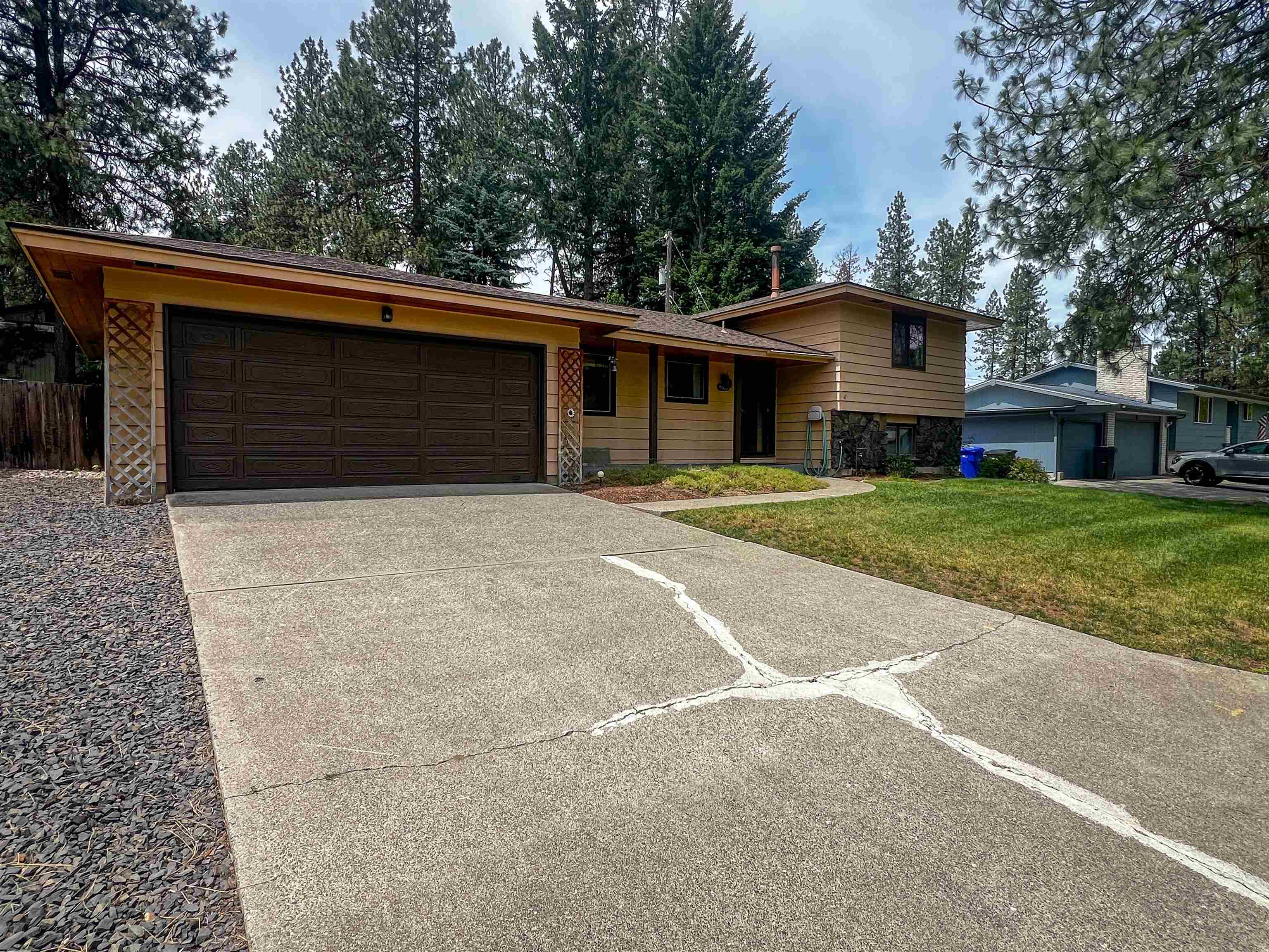 11325 North Post Street Spokane, WA 99218 - Photo 3 of 32