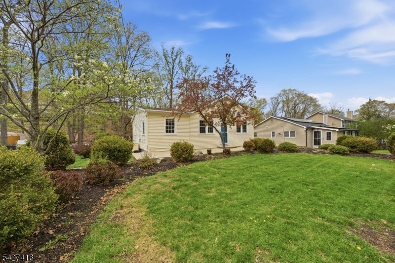 32 Coolidge Trail Hopatcong, NJ 07843 - Photo 4 of 18