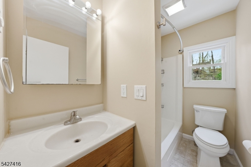 32 Coolidge Trail Hopatcong, NJ 07843 - Photo 9 of 18
