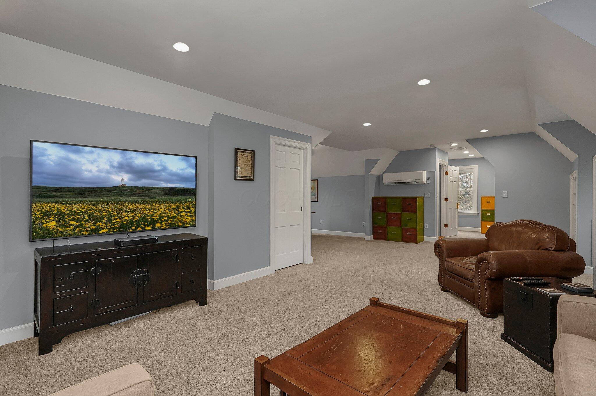 296 Walhalla Road Columbus, OH 43202 - Photo 20 of 75 12-web-or-mls-296-walhalla-rd