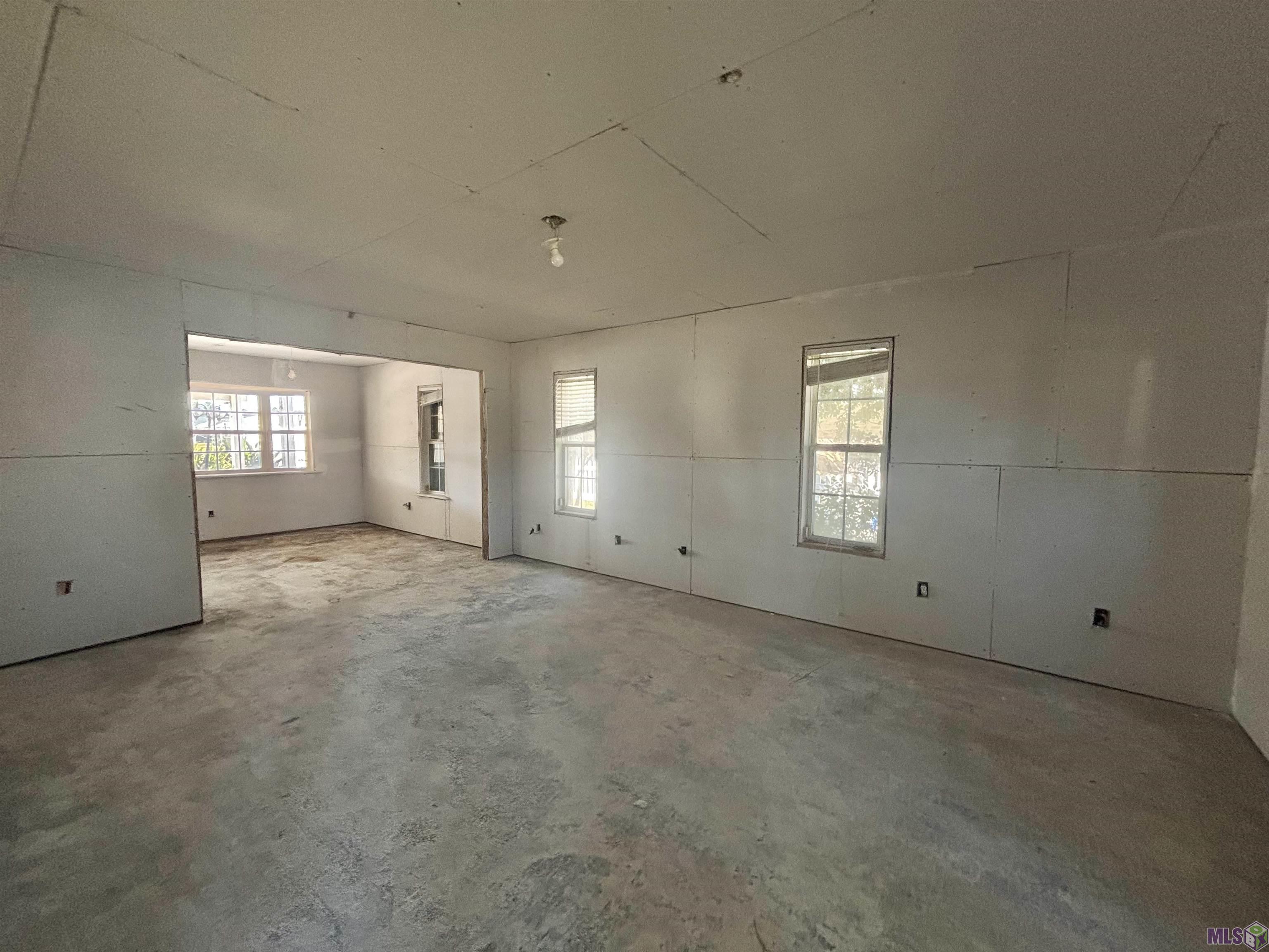 225 East 29th Street Cut Off, LA 70345 - Photo 10 of 29