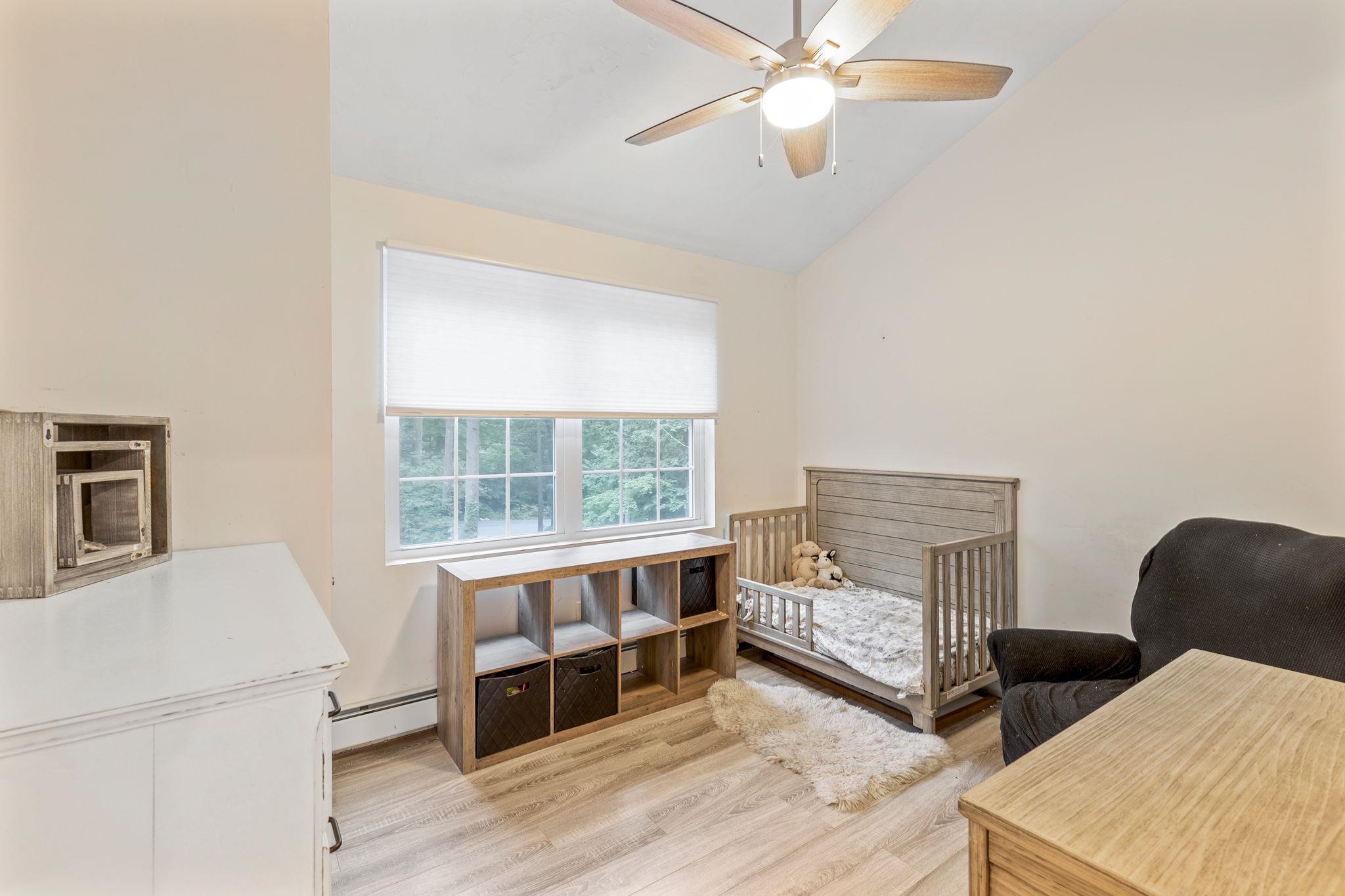 118 Scobie Pond Road Derry, NH 03038 - Photo 21 of 40