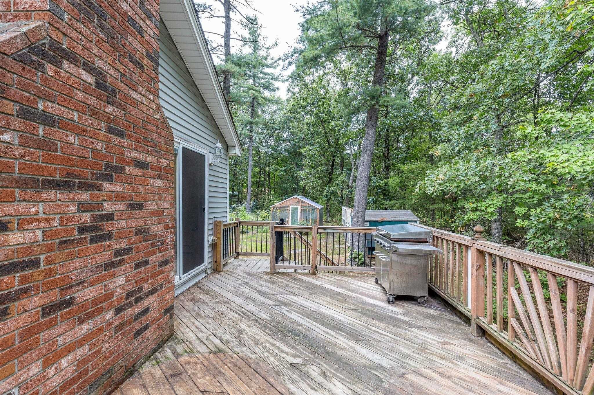 118 Scobie Pond Road Derry, NH 03038 - Photo 35 of 40