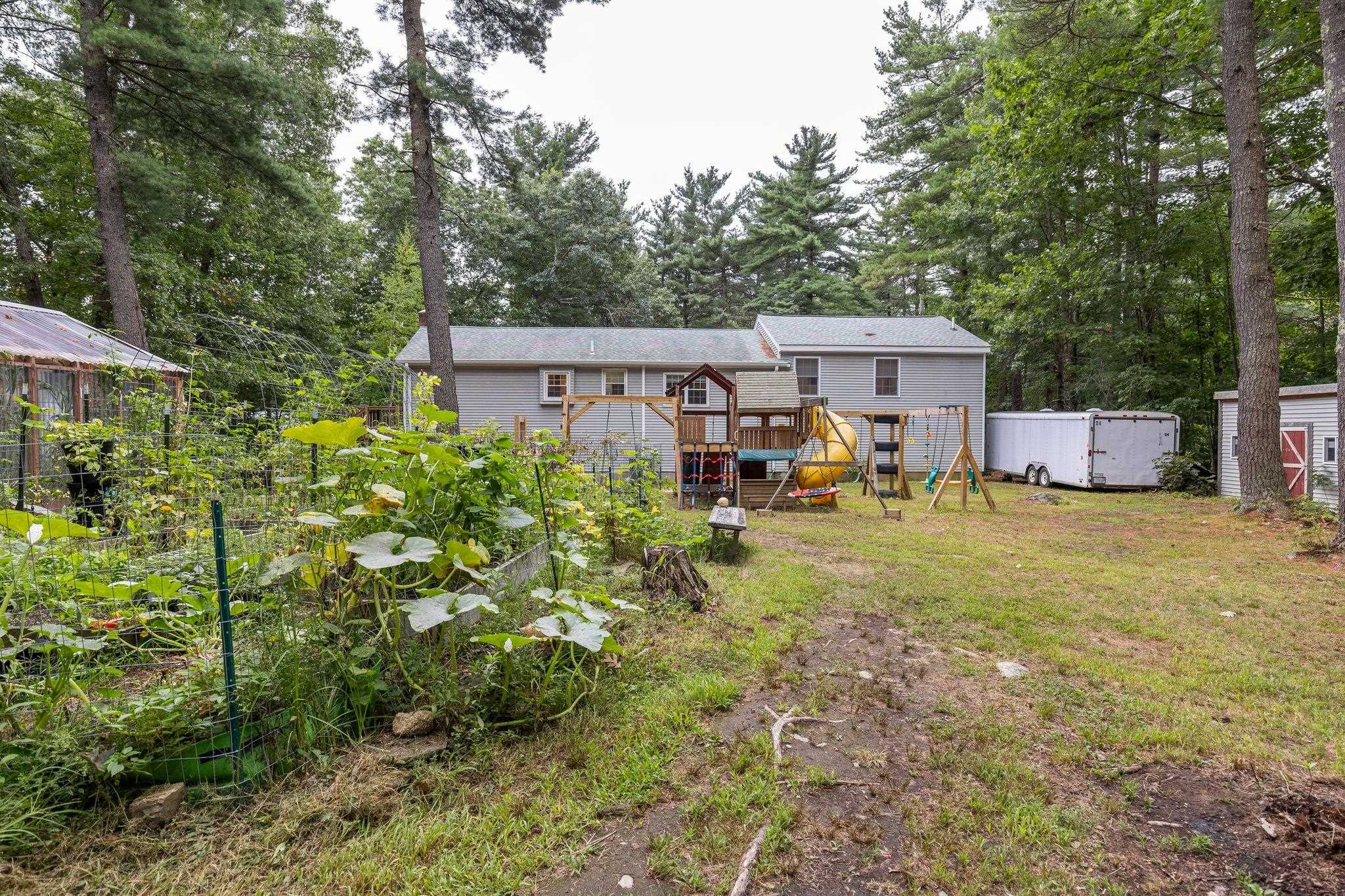 118 Scobie Pond Road Derry, NH 03038 - Photo 38 of 40