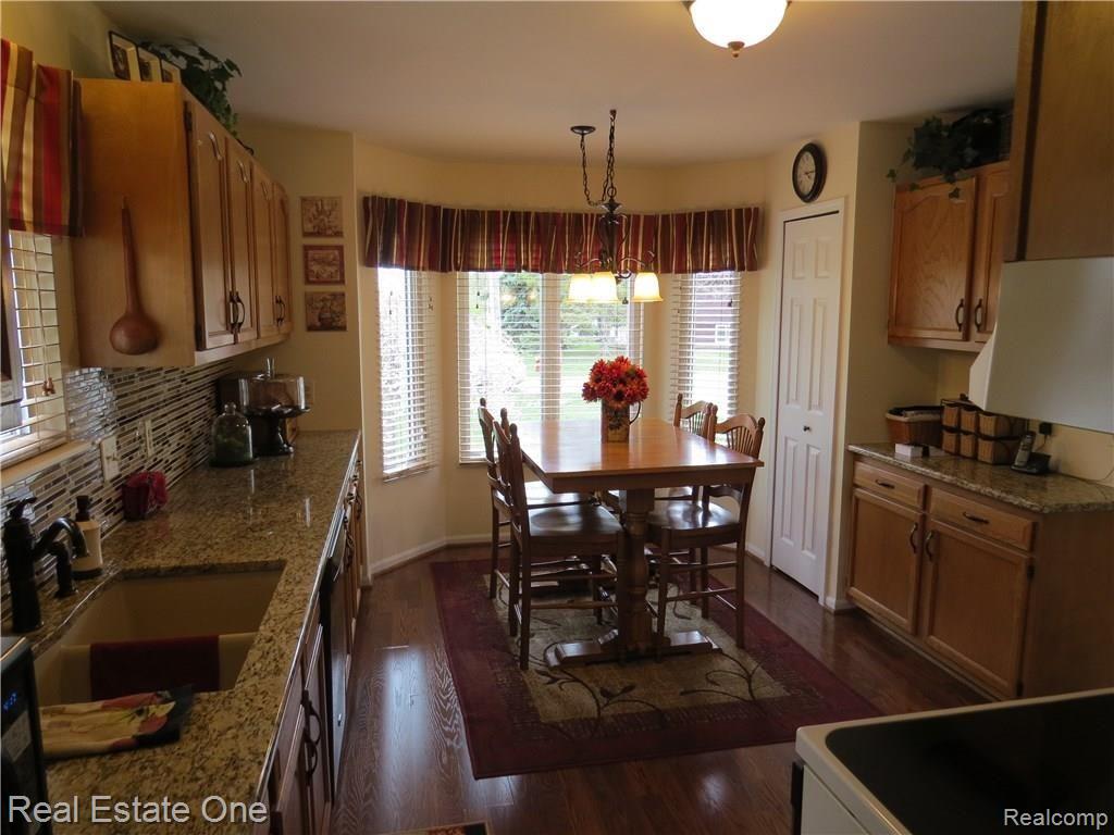 921 Minnesota Road Troy, MI 48083 - Photo 3 of 27 IMG_2440.JPG