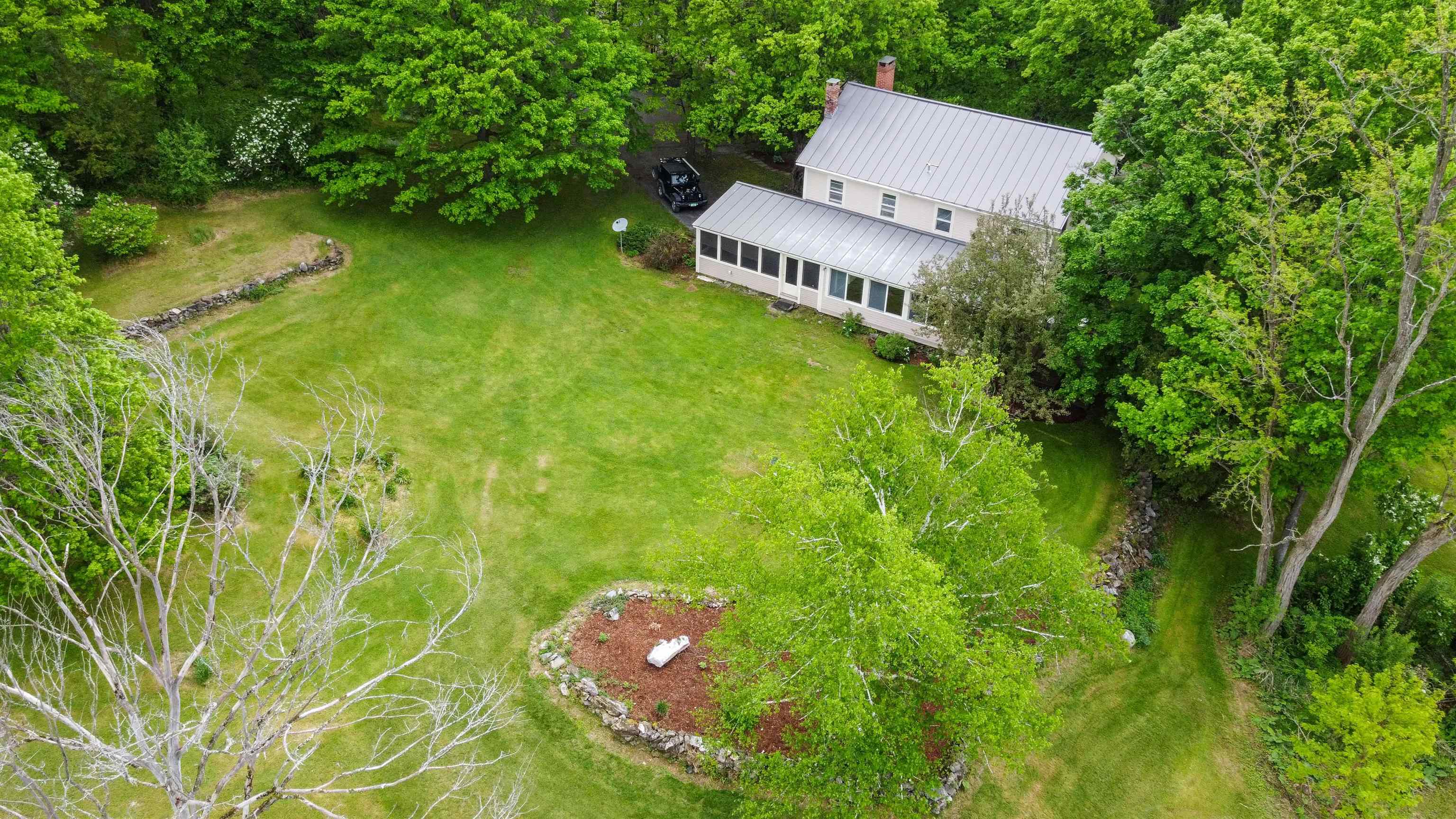 137 Middle Road Salisbury, VT 05769 - Photo 5 of 40