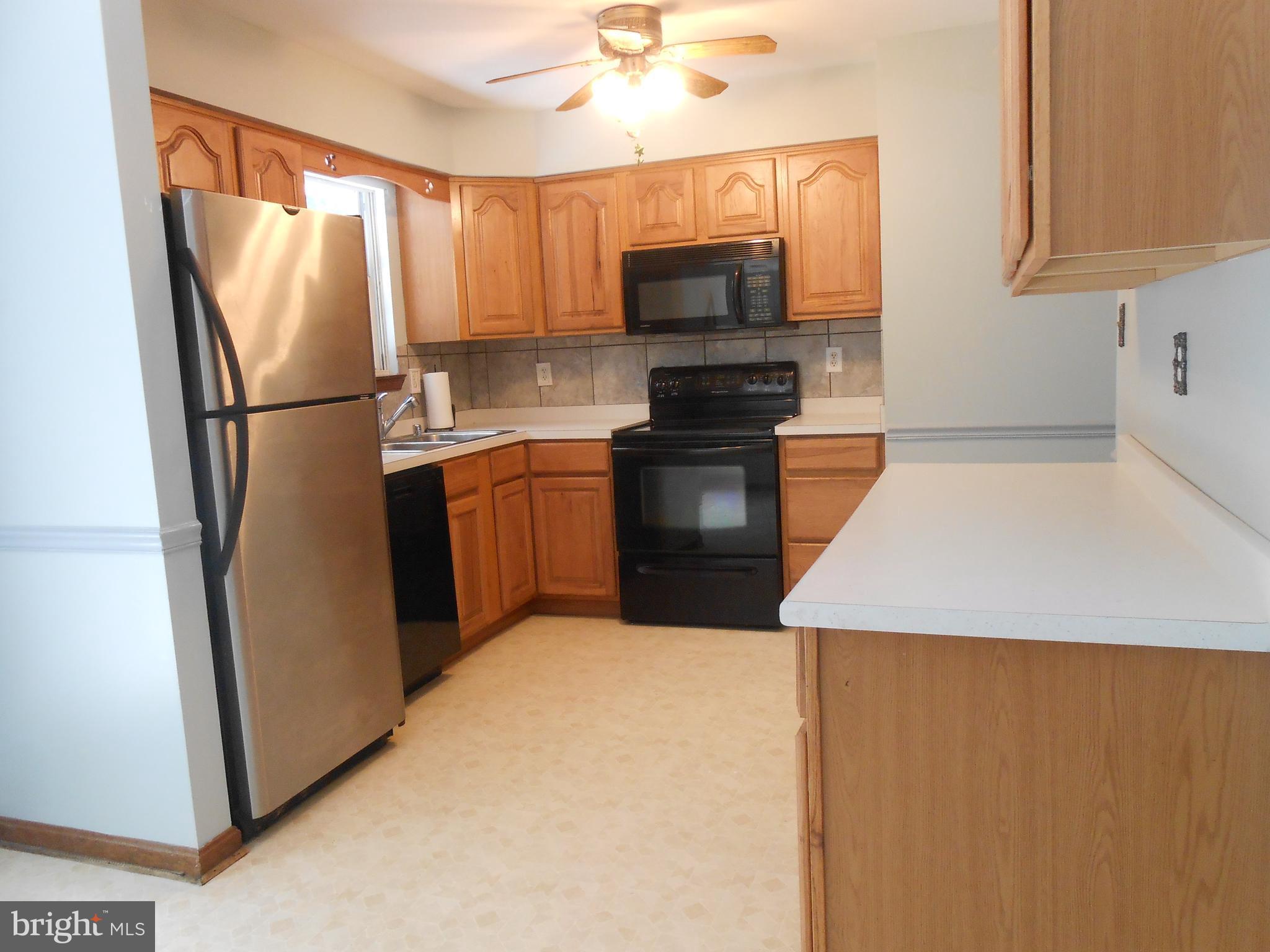 748 Planters Wharf Road Lusby, MD 20657 - Photo 3 of 21 Kitchen