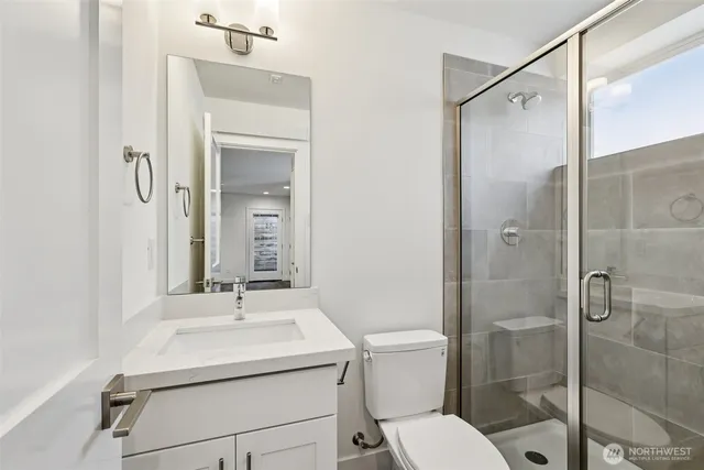 $999,900 | 5259 Brooklyn Avenue Northeast, Seattle, WA 98105