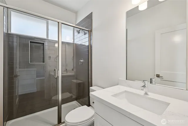 $999,900 | 5259 Brooklyn Avenue Northeast, Seattle, WA 98105