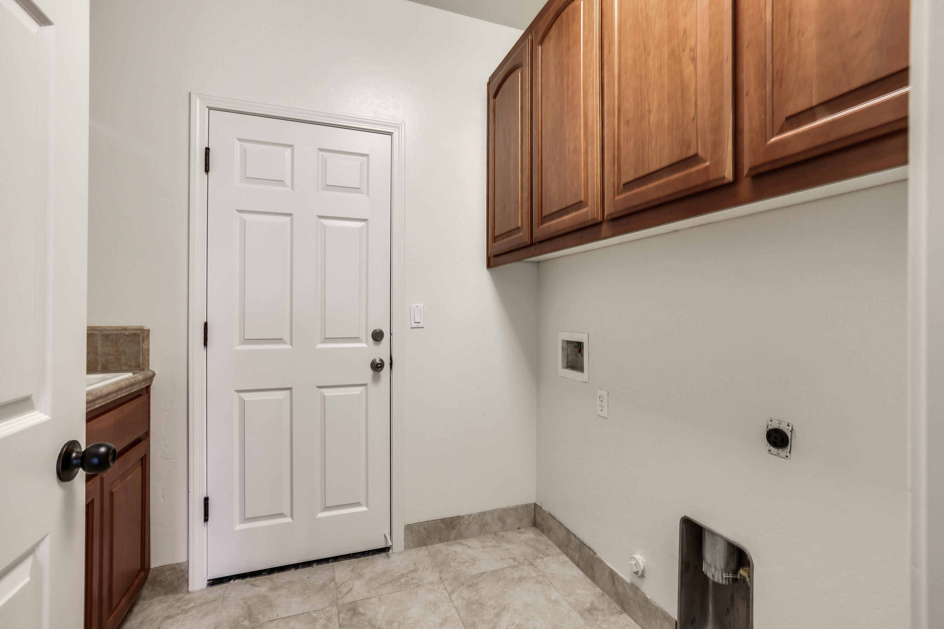 346 Martin Street Tulare, CA 93274 - Photo 27 of 33 d50a6660-d50a6662