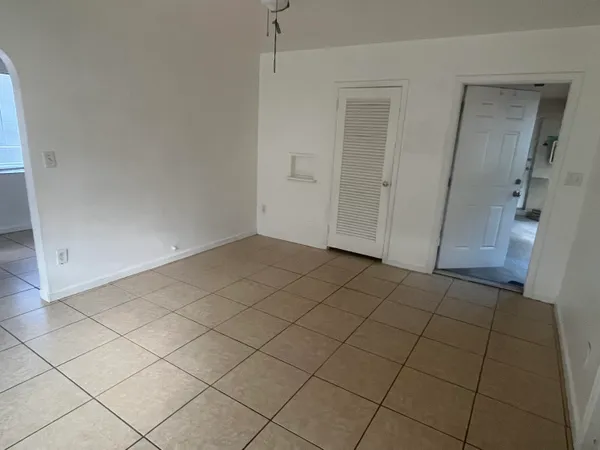 $1,435 | 505 North 20th Avenue, Unit 2, Hollywood, FL 33020