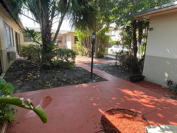 $1,395 | 505 North 20th Avenue, Unit 2, Hollywood, FL 33020